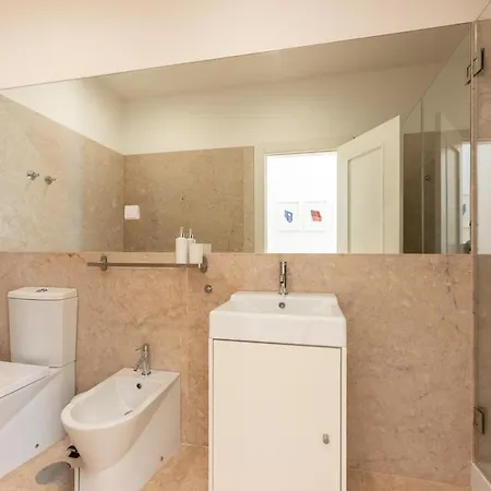 Liberdade Great Bright With Ac Elevator Garage Apartment